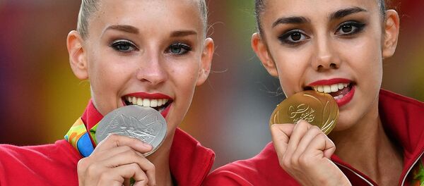 Призеры индивидуального многоборья в художественной гимнастике на XXXI летних Олимпийских играх - Sputnik Mundo