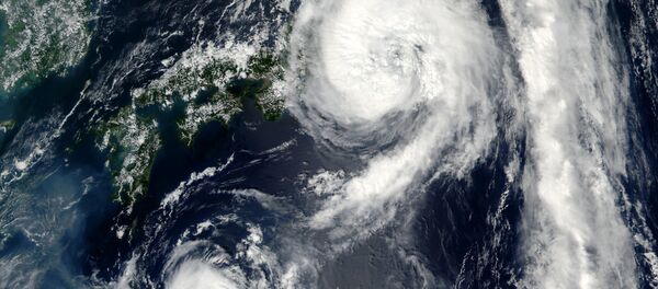 Un tifón desde el espacio - Sputnik Mundo