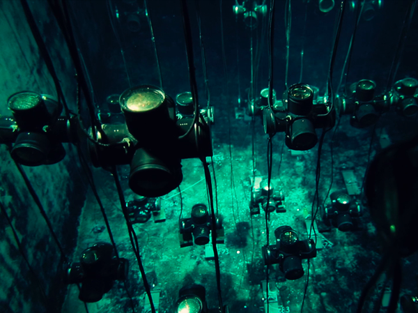 El detector multifuncional acuático de neutrinos (NEVOD) - Sputnik Mundo