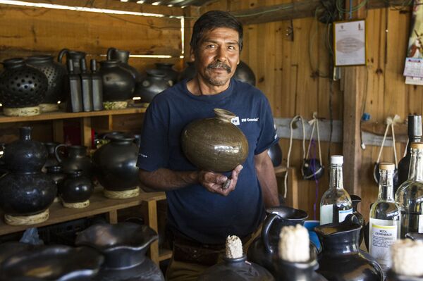 El artesano del barro negro - Sputnik Mundo