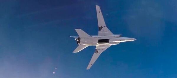Bombardero ТУ-22М3 sobrevuela Siria - Sputnik Mundo