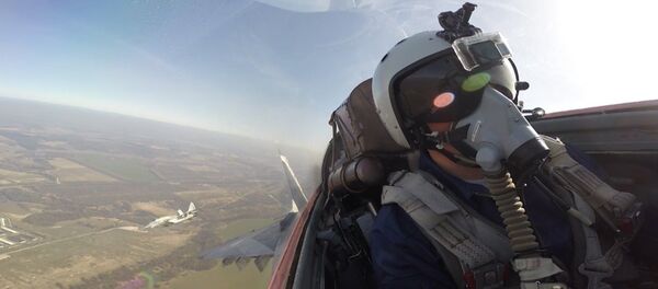 Graban con una Go Pro el vuelo de entrenamiento de un MiG-29 - Sputnik Mundo