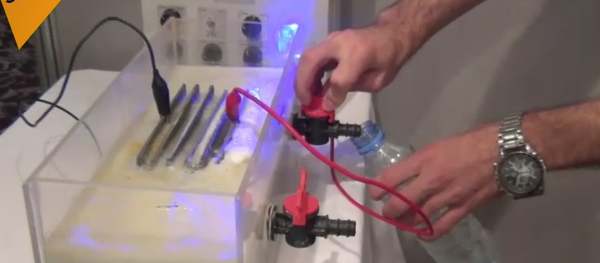 Un estudiante de ingeniería de Alepo inventa un filtro que hará el agua potable más asequible para sus compatriotas. - Sputnik Mundo