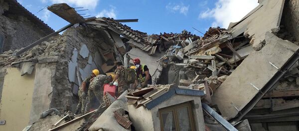 Sismo en Italia - Sputnik Mundo