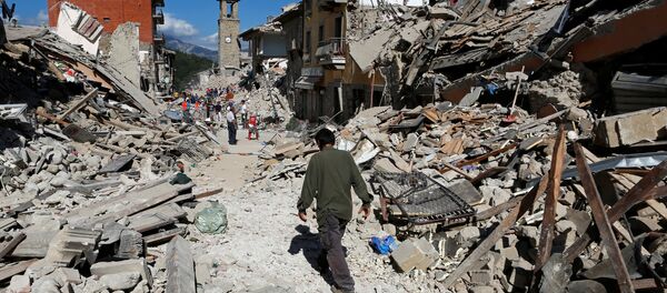 Las consecuencias del terremoto en Italia - Sputnik Mundo