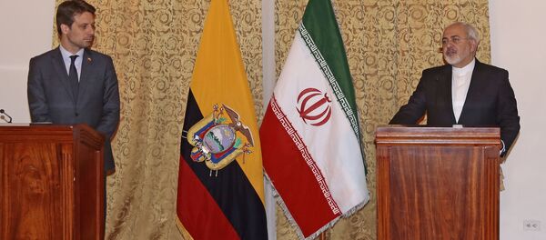 Guillaume Long, canciller de Ecuador, y Mohammad Yavad Zarif, canciller de Irán - Sputnik Mundo