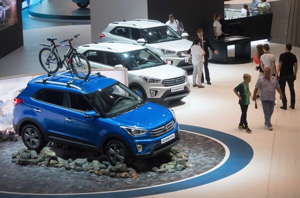 Sorpresas y novedades en el Salón Internacional del Automóvil de Moscú 2016 - Sputnik Mundo