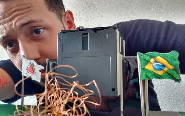 Rafael dos Santos Silva y su maqueta Rafael dos Santos Silva y su maqueta - Sputnik Mundo