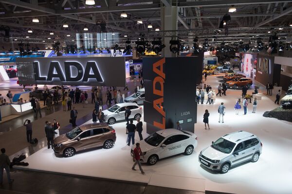 Coches de AvtoVAZ en Salón Internacional del Automóvil de Moscú - Sputnik Mundo