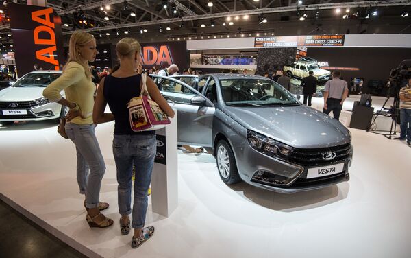 Lada Vesta, coche de la producción rusa - Sputnik Mundo
