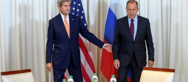 Secretario de Estado de EEUU, John Kerry, y ministro de Exteriores de Rusia, Serguéi Lavrov - Sputnik Mundo