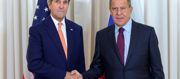 Secretario de Estado de EEUU, John Kerry, y ministro de Exteriores de Rusia, Serguéi Lavrov - Sputnik Mundo