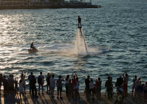 Regreso al futuro: se celebra en Crimea el Campeonato ruso de Flyboard - Sputnik Mundo