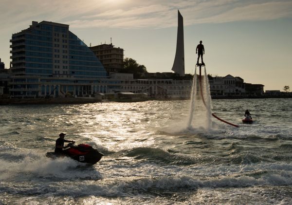 Regreso al futuro: se celebra en Crimea el Campeonato ruso de Flyboard - Sputnik Mundo
