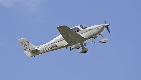 Un Cirrus SR22, avión monoplaza - Sputnik Mundo