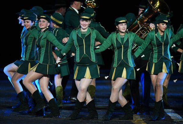Moscú inaugura el festival internacional de orquestas militares Spasskaya Bashnia - Sputnik Mundo