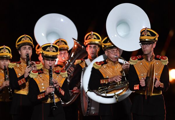 Moscú inaugura el festival internacional de orquestas militares Spasskaya Bashnia - Sputnik Mundo