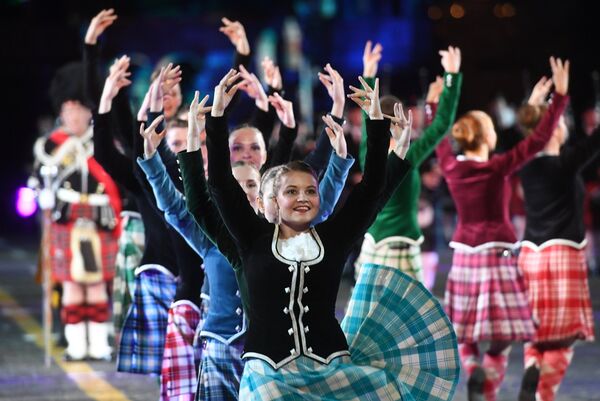 Moscú inaugura el festival internacional de orquestas militares Spasskaya Bashnia - Sputnik Mundo