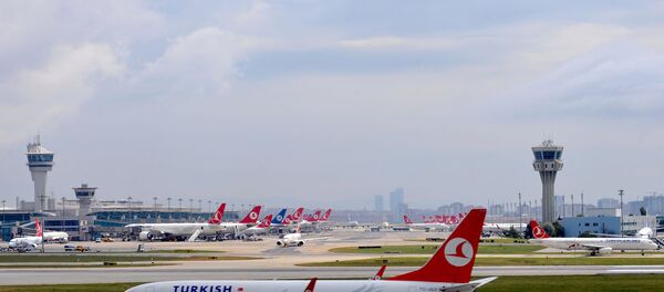 El aeropuerto Ataturk en Estambul, Turquía (archivo) - Sputnik Mundo