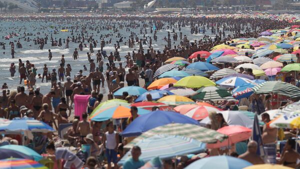 Una playa en Valencia - Sputnik Mundo