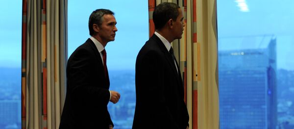 Secretario general de la OTAN, Jens Stoltenberg, y presidente de EEUU, Barack Obama - Sputnik Mundo
