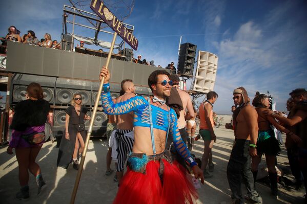 Predicadores en el desierto: el festival de 'autoexpresión radical' Burning Man - Sputnik Mundo