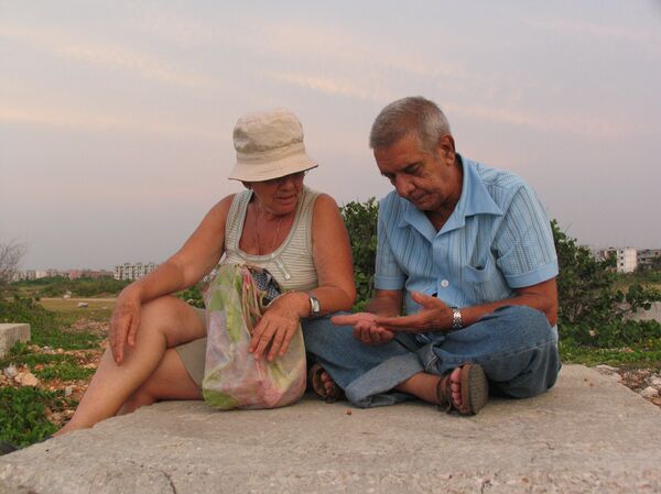 Catalina Sin Chesa con su marido - Sputnik Mundo