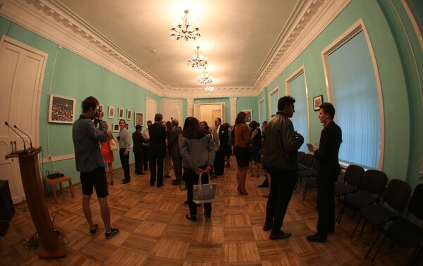 La exposición de María Andrade Andrade “Entre el Cielo y la Tierra” - Sputnik Mundo