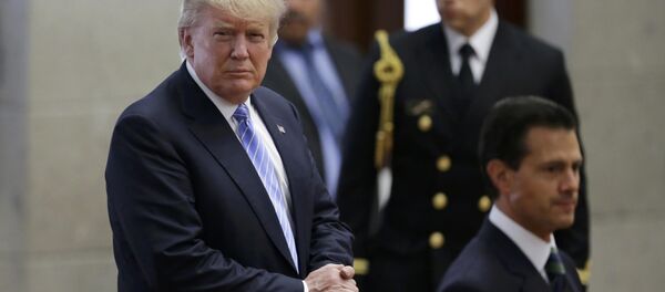 El presidente de Mexico Enrique Peña Nieto y el presidente de EEUU, Donald Trump - Sputnik Mundo