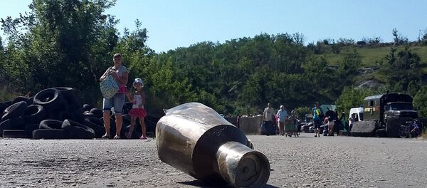 Un proyectil en Donbás - Sputnik Mundo