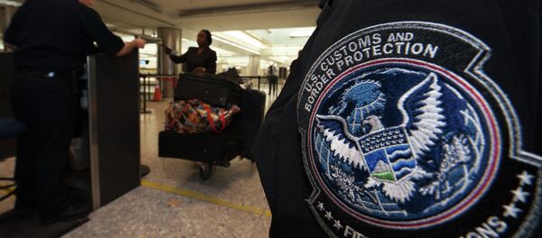 Oficial de la Agencia de Protección Fronteriza y Aduanas de EEUU - Sputnik Mundo