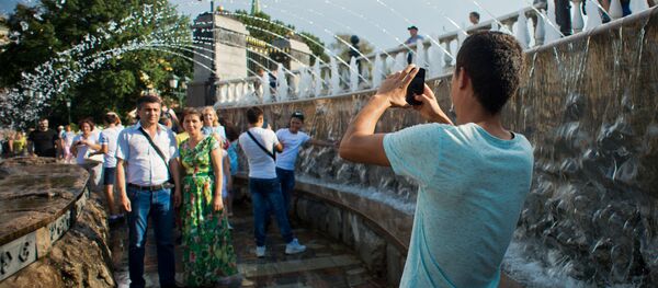 Unos turistas en Rusia - Sputnik Mundo