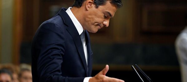 Pedro Sánchez, el líder del PSOE, durante el debate de investidura - Sputnik Mundo