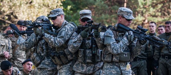 Soldados de EEUU capacitando a la Guardia Nacional de Ucrania - Sputnik Mundo