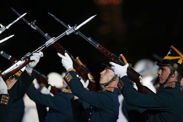 Los momentos más impresionantes del festival de orquestas militares en Moscú - Sputnik Mundo