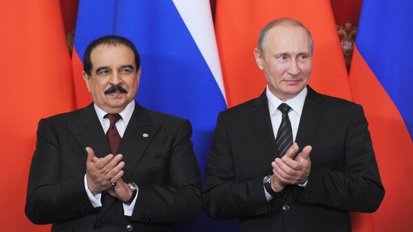 Зresidente ruso, Vladímir Putin, y el rey bahreiní, Hamad bin Isa al Jalifa - Sputnik Mundo