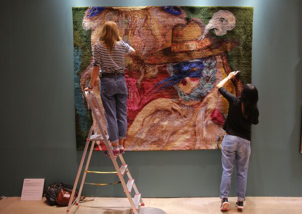 Uno de los artistas más renombrados de la Bienal es la francesa Miss Van... - Sputnik Mundo