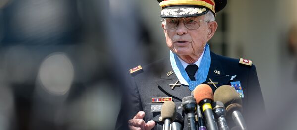 Charles Kettles después de recibir la Medalla de Honor en la Casa Blanca el 18 de Julio de 2016, Washington D.C. - Sputnik Mundo