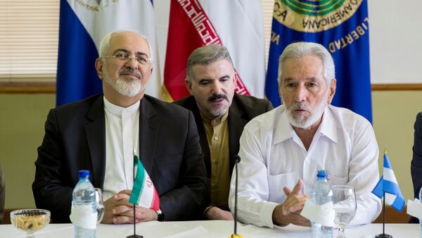 El canciller iraní, Mohammad Yavad Zarif, y su homólogo nicaragüense Samuel Santos - Sputnik Mundo