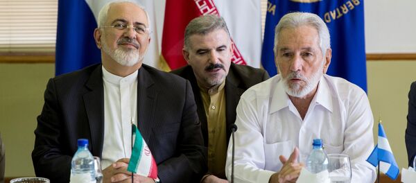 El canciller iraní, Mohammad Yavad Zarif, y su homólogo nicaragüense Samuel Santos - Sputnik Mundo