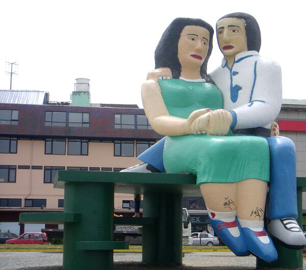 Sentados frente al mar, Puerto Montt, Chile - Sputnik Mundo