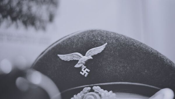 Una gorra nazi - Sputnik Mundo