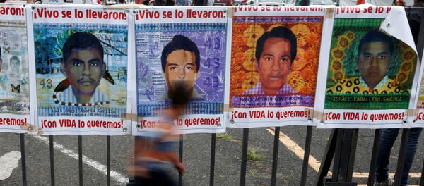 Images of some of the 43 missing students of Ayotzinapa College Raul Isidro Burgos - Sputnik Mundo