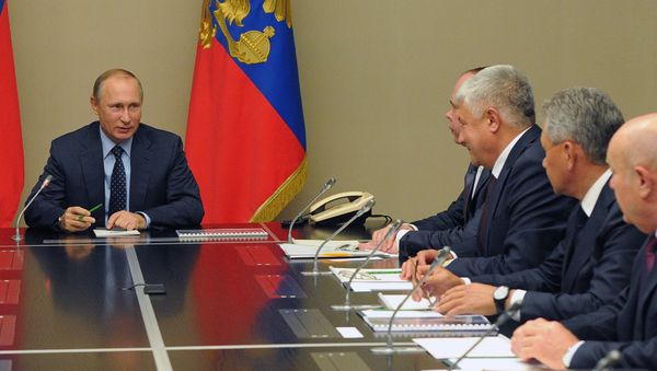 Presidente ruso, Vladímir Putin, durante la reunión con el Consejo de Seguridad Presidente ruso, Vladímir Putin, durante la reunión con el Consejo de Seguridad - Sputnik Mundo