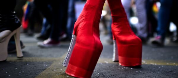 Una marcha contra discriminación de género - Sputnik Mundo