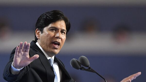 Kevin de León, el presidente del Senado del California - Sputnik Mundo