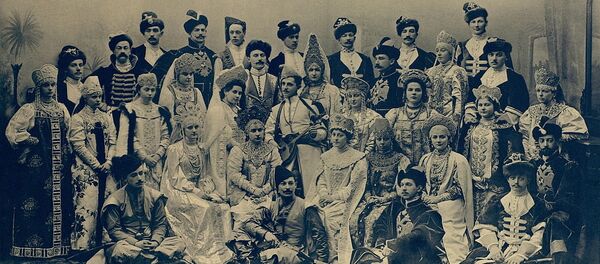 Baile de trajes de Nicolás II, 1903 - Sputnik Mundo