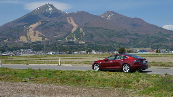 Tesla Model S - Sputnik Mundo