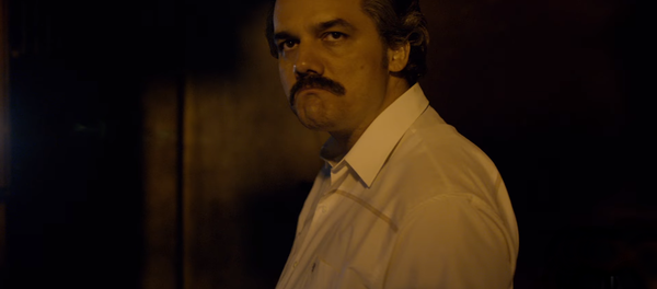 Wagner Moura ejecuta el rol de Pablo Escobar - Sputnik Mundo