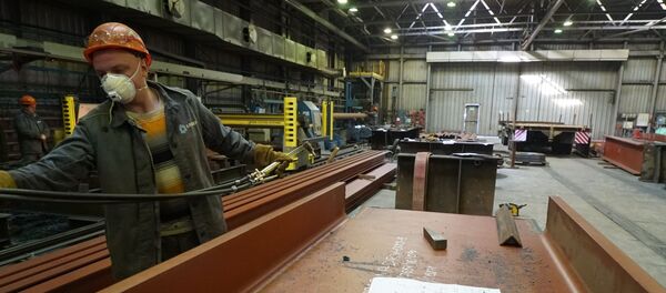 La producción de equipamiento petrolero en una planta de Rusia - Sputnik Mundo